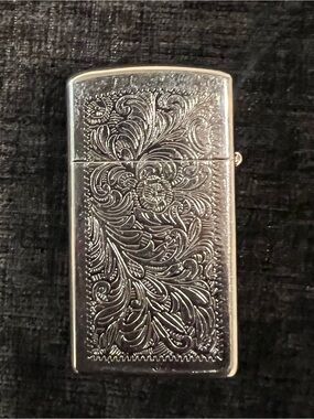 Vintage Venetian High
Polish Chrome
Windproof Zippo Pocket
Cigarette Lighter